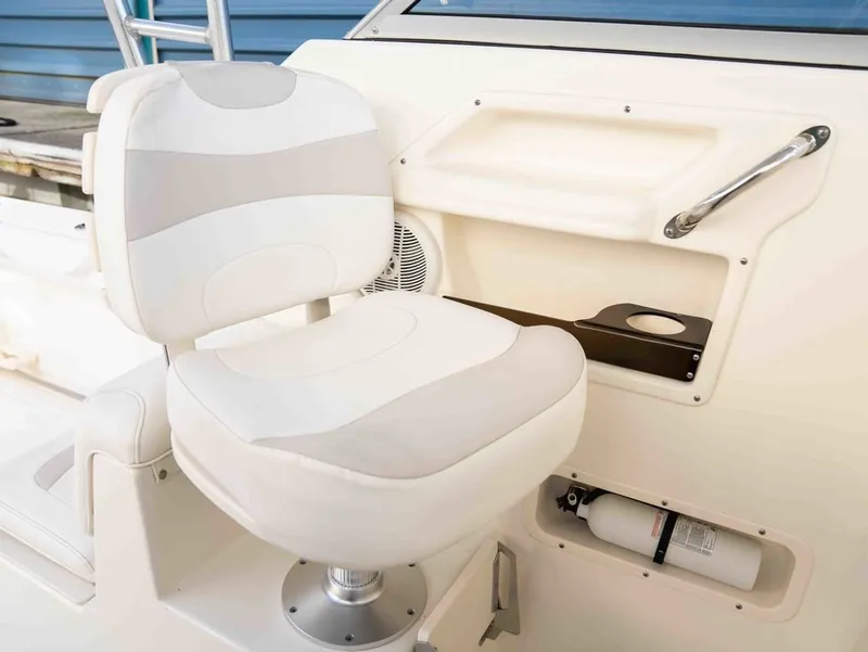 Slide: The Image of Boston Whaler 255 CONQUEST 2008 - 24