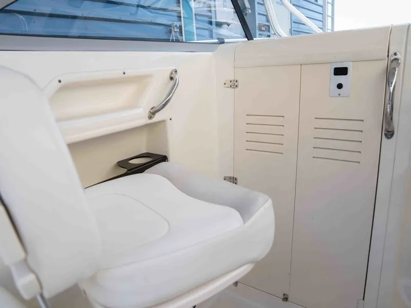 Slide: The Image of Boston Whaler 255 CONQUEST 2008 - 15