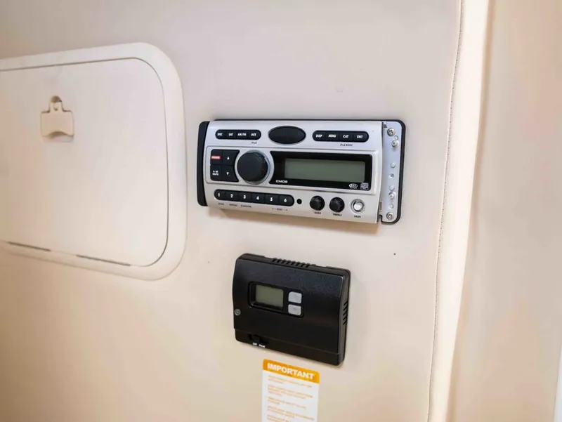 Slide: The Image of Boston Whaler 255 CONQUEST 2008 - 27