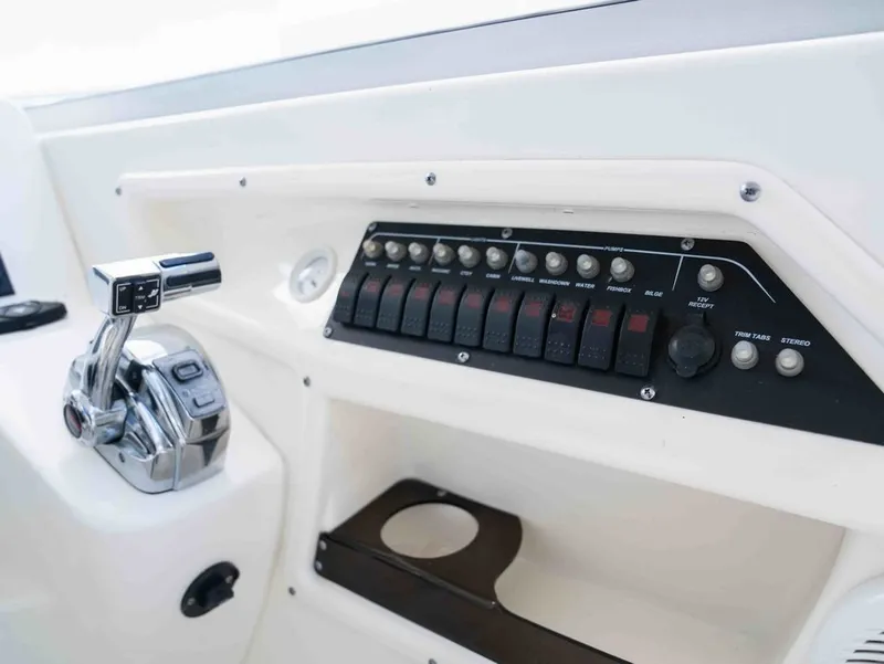 Slide: The Image of Boston Whaler 255 CONQUEST 2008 - 18