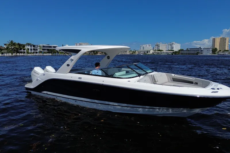 Slide: The Image of Sea Ray SLX 310 Outboard 2026 - 11