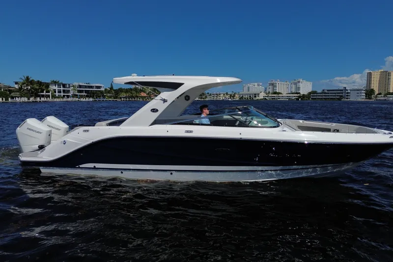 Slide: The Image of Sea Ray SLX 310 Outboard 2026 - 12