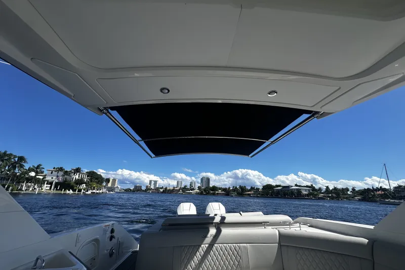 Slide: The Image of Sea Ray SLX 310 Outboard 2026 - 22