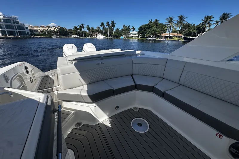 Slide: The Image of Sea Ray SLX 310 Outboard 2026 - 27