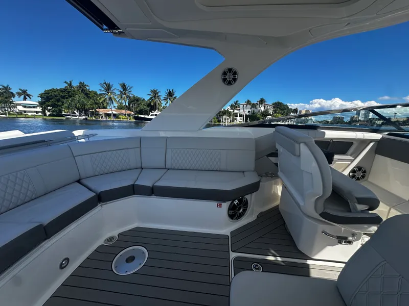 Slide: The Image of Sea Ray SLX 310 Outboard 2026 - 28