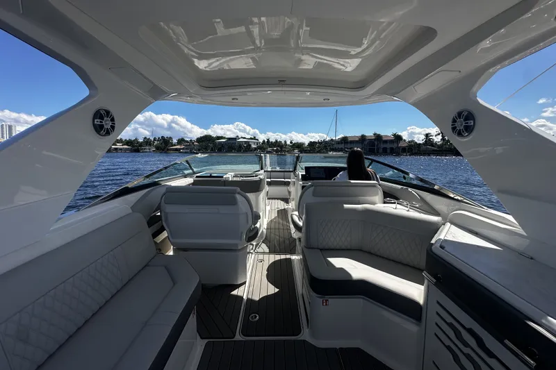 Slide: The Image of Sea Ray SLX 310 Outboard 2026 - 29