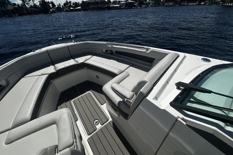 Slide: The Image of Sea Ray SLX 310 Outboard 2026 - 37