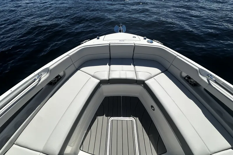 Slide: The Image of Sea Ray SLX 310 Outboard 2026 - 39