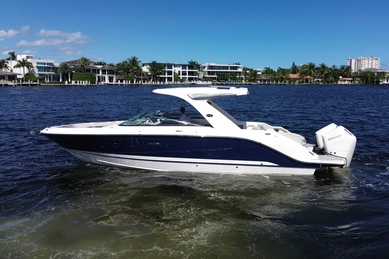 Slide: The Image of Sea Ray SLX 310 Outboard 2026 - 4