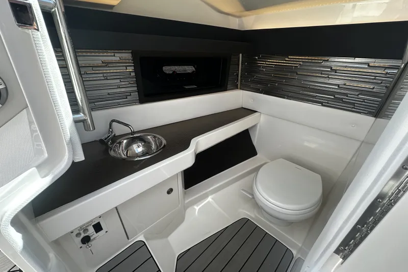 Slide: The Image of Sea Ray SLX 310 Outboard 2026 - 42