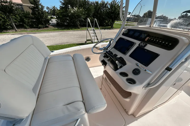 Slide: The Image of Grady-White Fisherman 257 2013 - 9