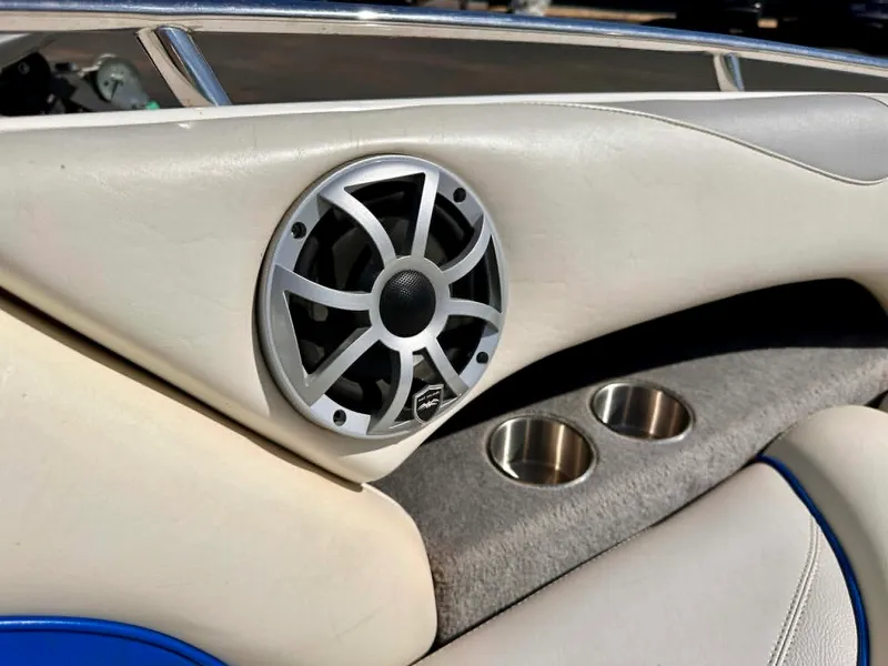 Slide: The Image of Malibu SUNSCAPE 23LSV 2004 - 5