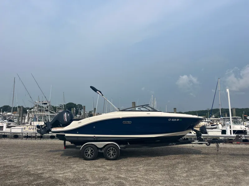Slide: The Image of Sea Ray SPX 210 Outboard 2026 - 13