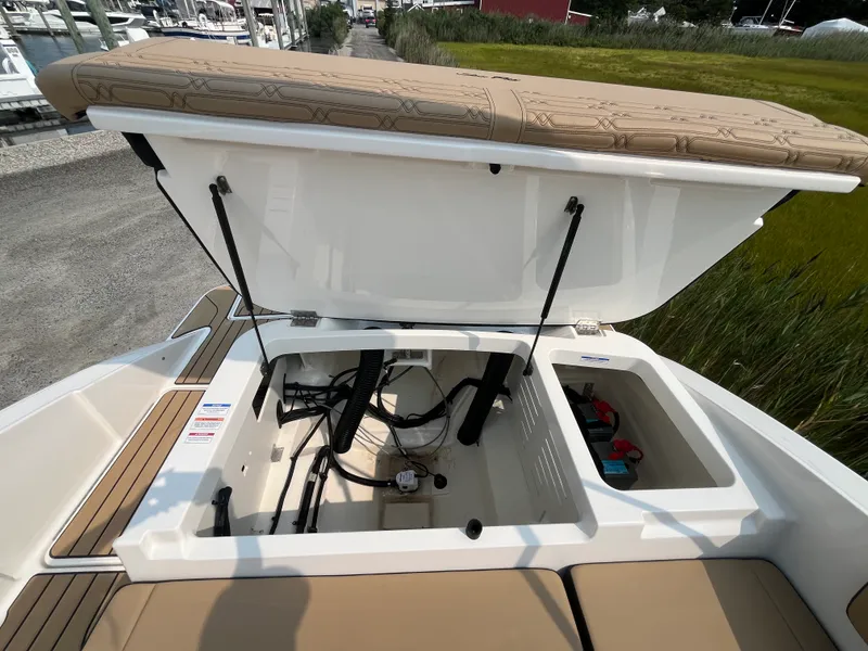 Slide: The Image of Sea Ray SPX 210 Outboard 2026 - 5