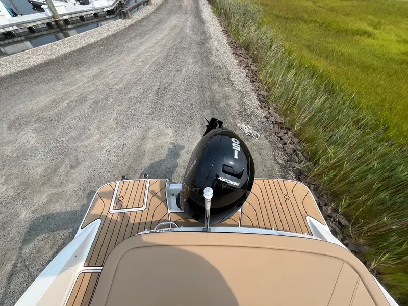 Slide: The Image of Sea Ray SPX 210 Outboard 2026 - 1