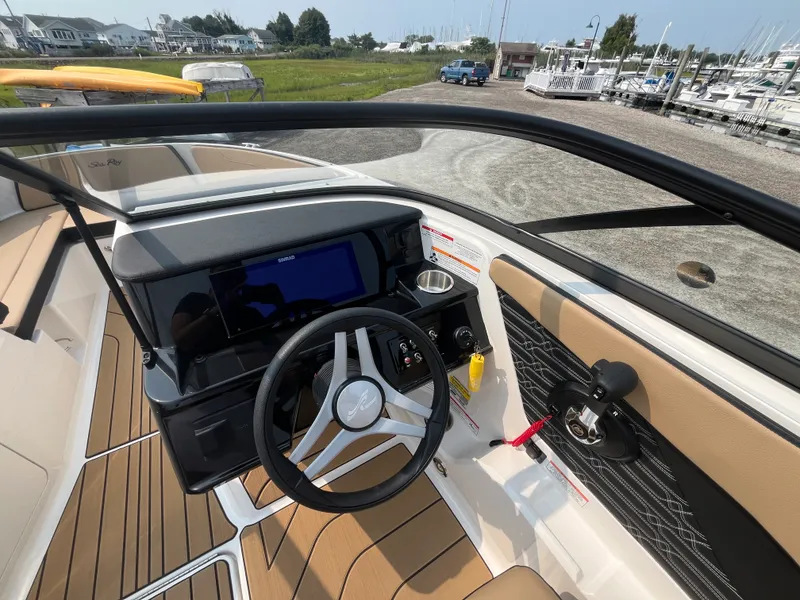 Slide: The Image of Sea Ray SPX 210 Outboard 2026 - 11