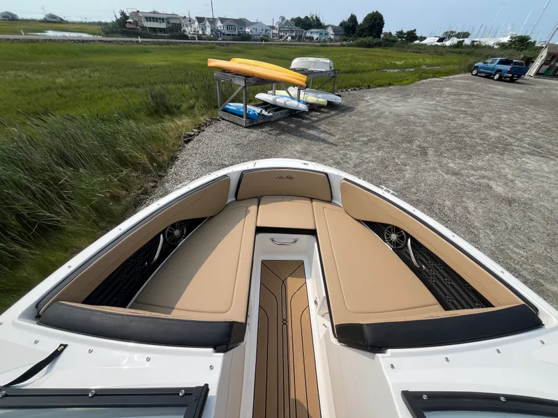 Slide: The Image of Sea Ray SPX 210 Outboard 2026 - 12