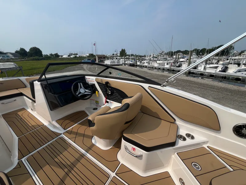 Slide: The Image of Sea Ray SPX 210 Outboard 2026 - 6