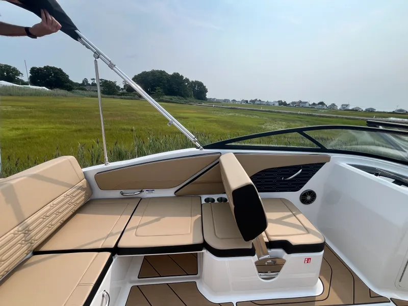 Slide: The Image of Sea Ray SPX 210 Outboard 2026 - 7