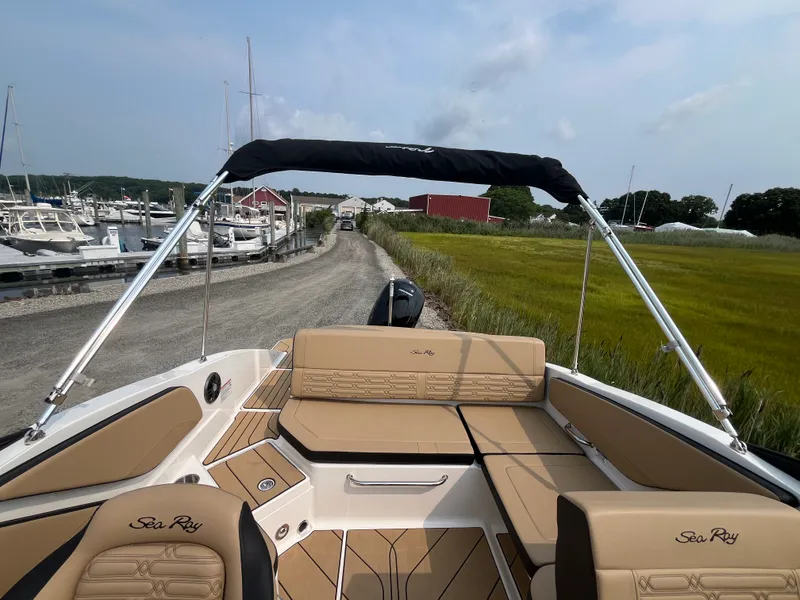Slide: The Image of Sea Ray SPX 210 Outboard 2026 - 4
