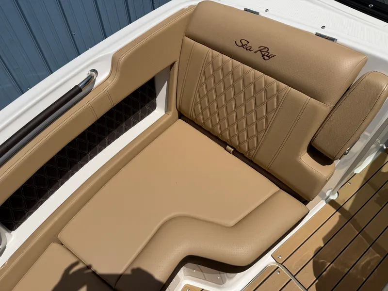 Slide: The Image of Sea Ray 280 SLX 2022 - 9