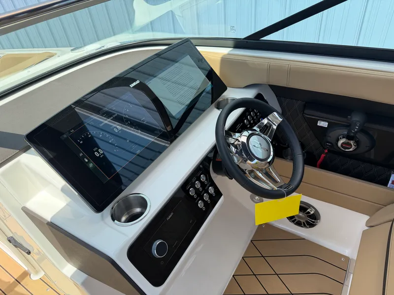 Slide: The Image of Sea Ray 280 SLX 2022 - 12