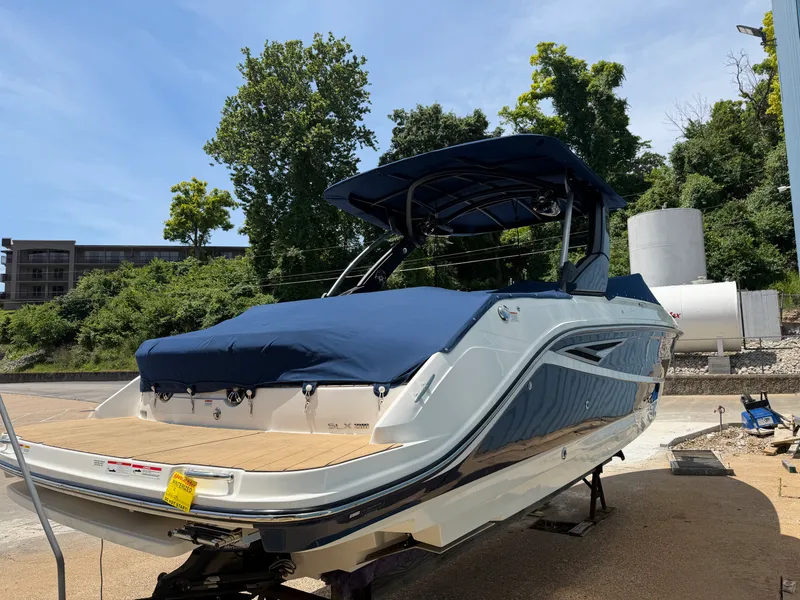 Slide: The Image of Sea Ray 280 SLX 2022 - 2