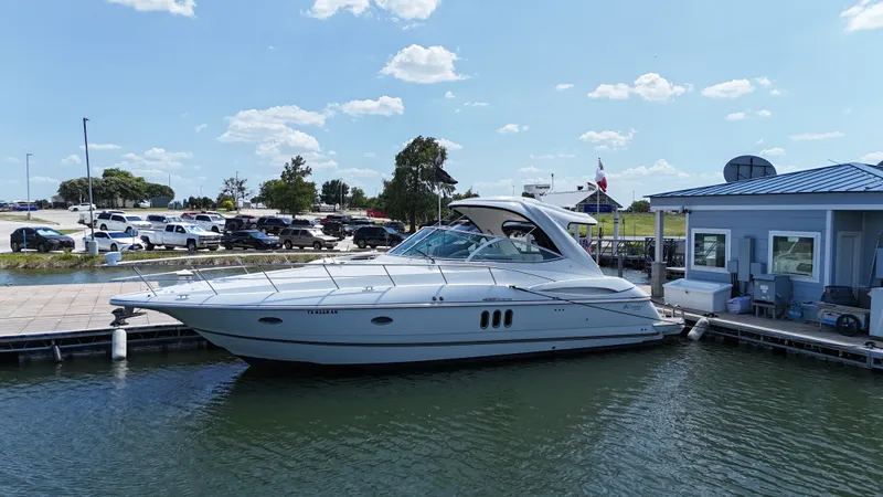 The Image of Cruisers 420 EXPRESS 2007 - 0