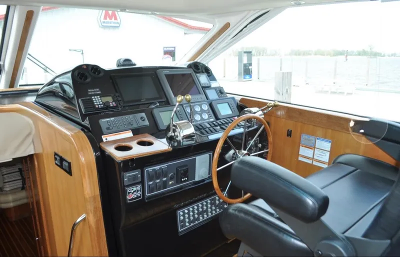 Slide: The Image of Tiara 5200 SOVRAN 2005 - 6