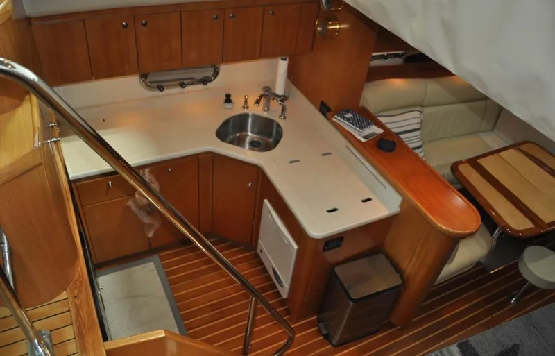 Slide: The Image of Tiara 5200 SOVRAN 2005 - 30
