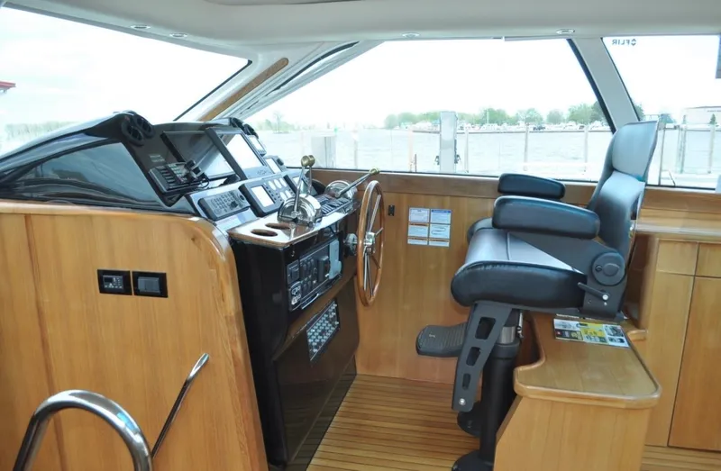 Slide: The Image of Tiara 5200 SOVRAN 2005 - 9