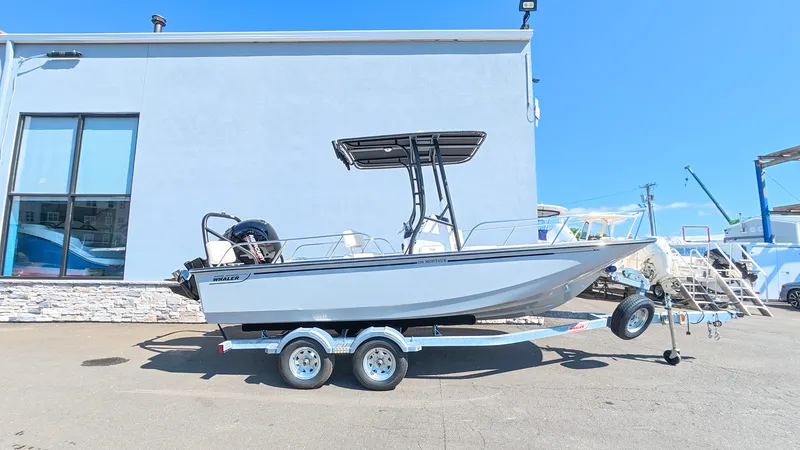 The Image of Boston Whaler 190 Montauk 2026 - 0