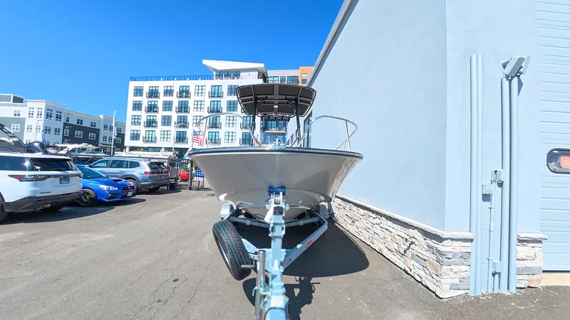 Slide: The Image of Boston Whaler 190 Montauk 2026 - 7