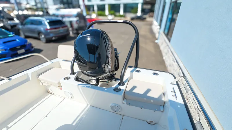Slide: The Image of Boston Whaler 190 Montauk 2026 - 15