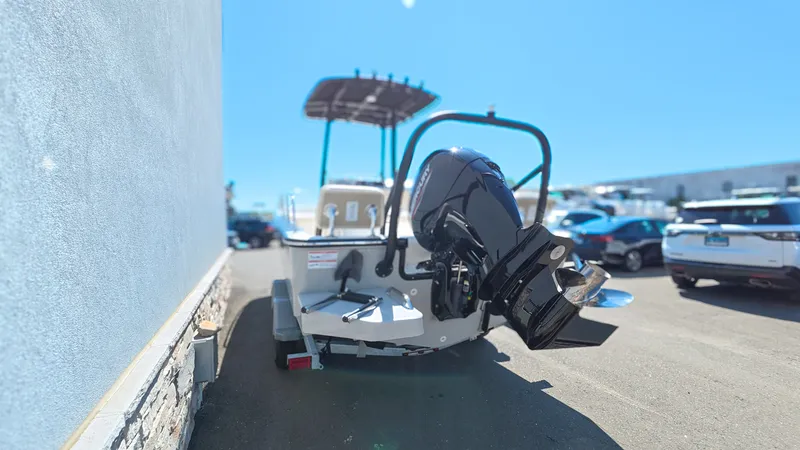 Slide: The Image of Boston Whaler 190 Montauk 2026 - 8