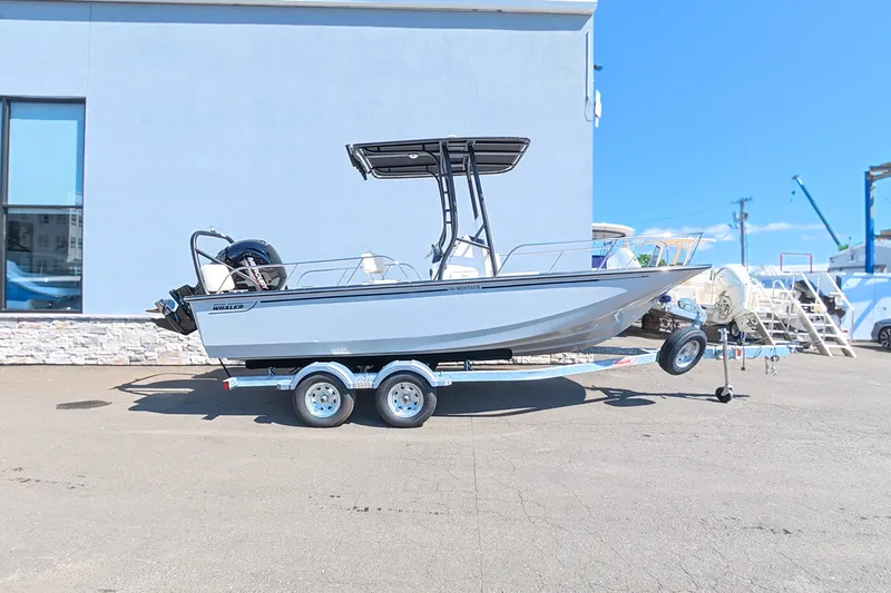 The Image of Boston Whaler 190 Montauk 2026 - 0