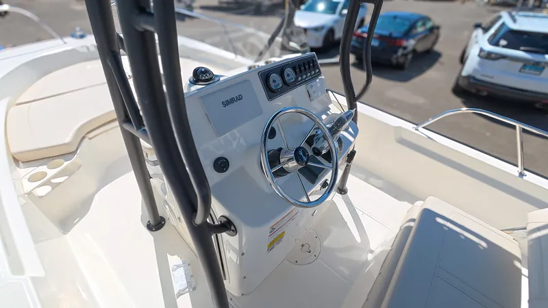 Slide: The Image of Boston Whaler 190 Montauk 2026 - 18
