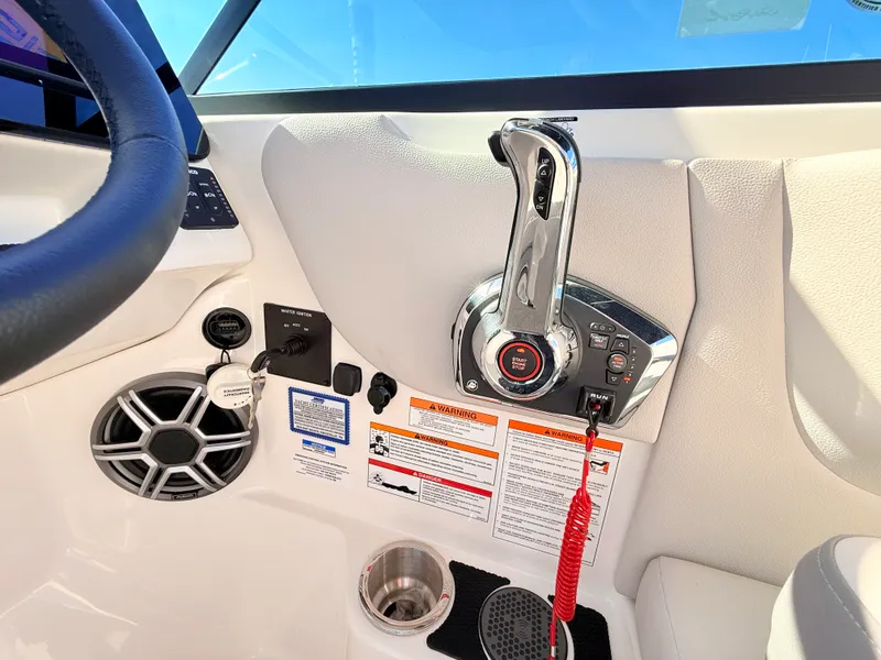 Slide: The Image of Sea Ray SDX 270 Outboard 2027 - 40