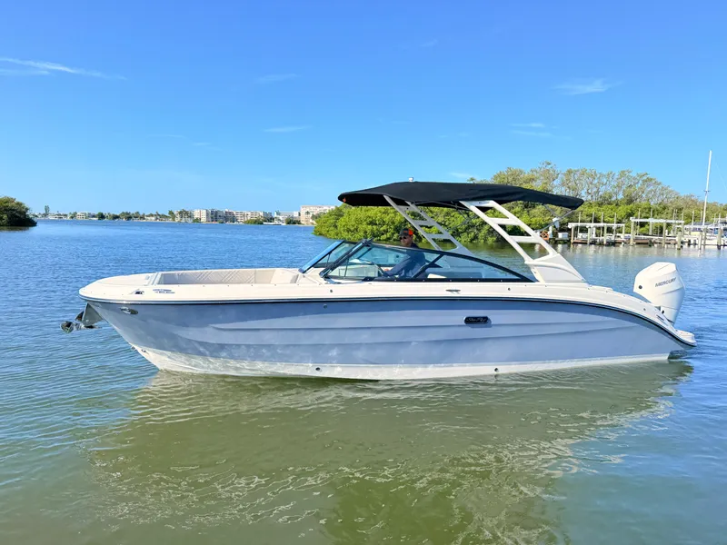 The Image of Sea Ray SDX 270 Outboard 2027 - 0