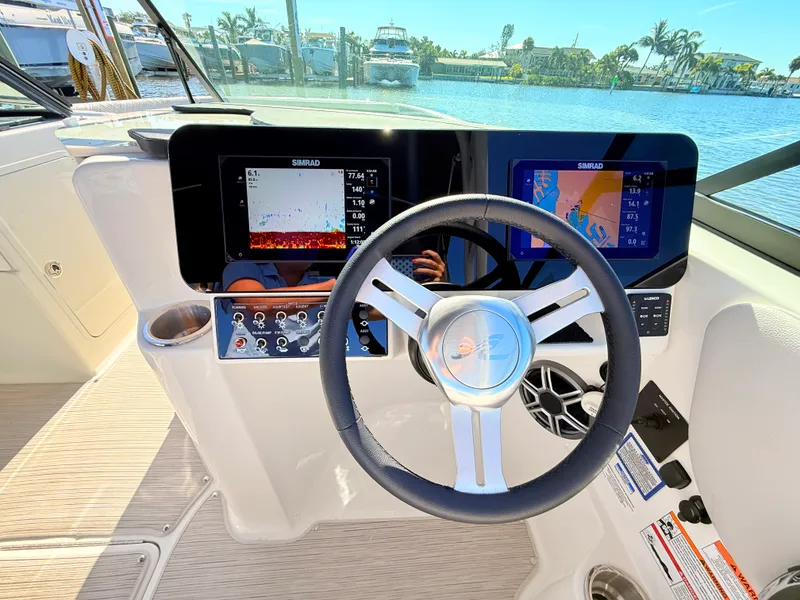 Slide: The Image of Sea Ray SDX 270 Outboard 2027 - 39