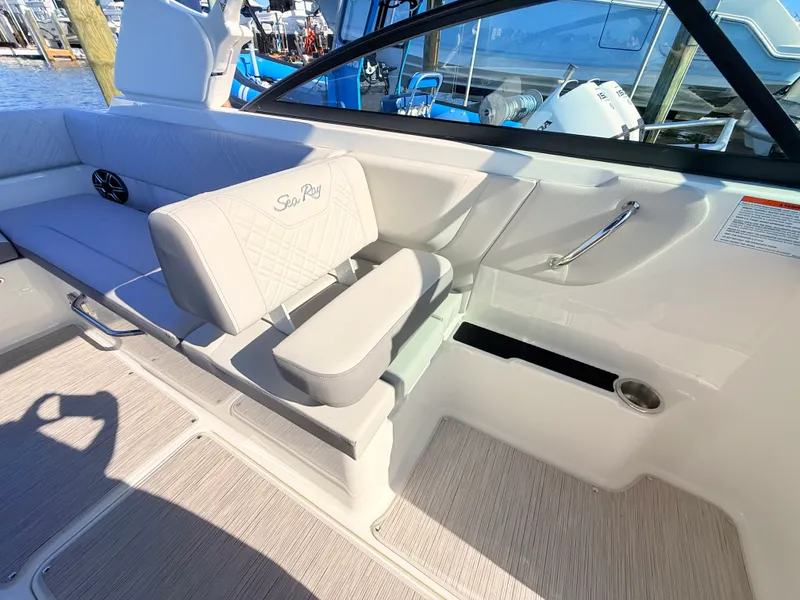 Slide: The Image of Sea Ray SDX 270 Outboard 2027 - 43