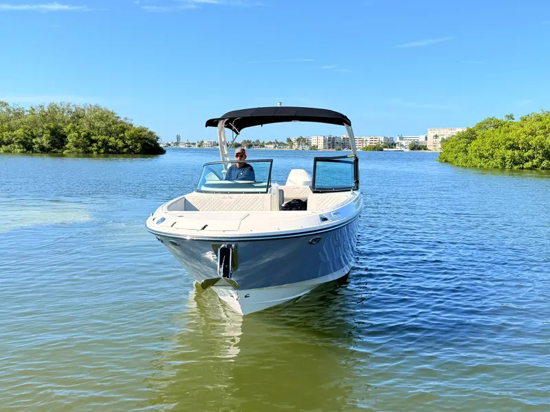 Slide: The Image of Sea Ray SDX 270 Outboard 2027 - 18