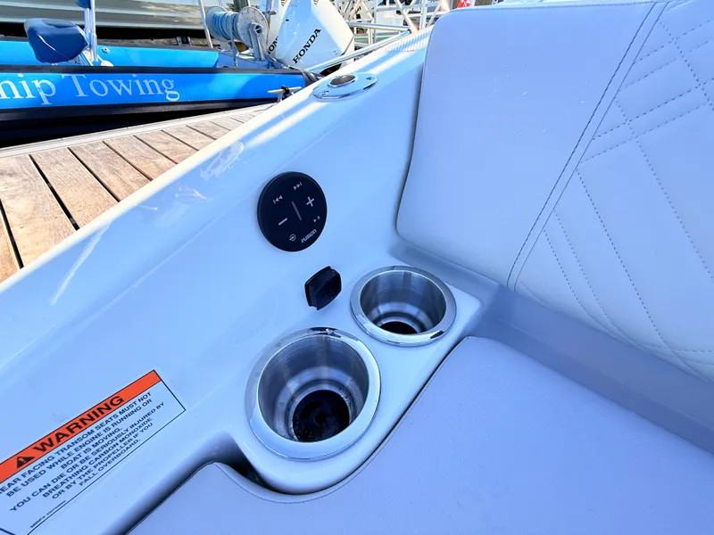 Slide: The Image of Sea Ray SDX 270 Outboard 2027 - 26