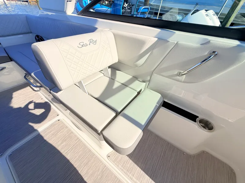 Slide: The Image of Sea Ray SDX 270 Outboard 2027 - 44