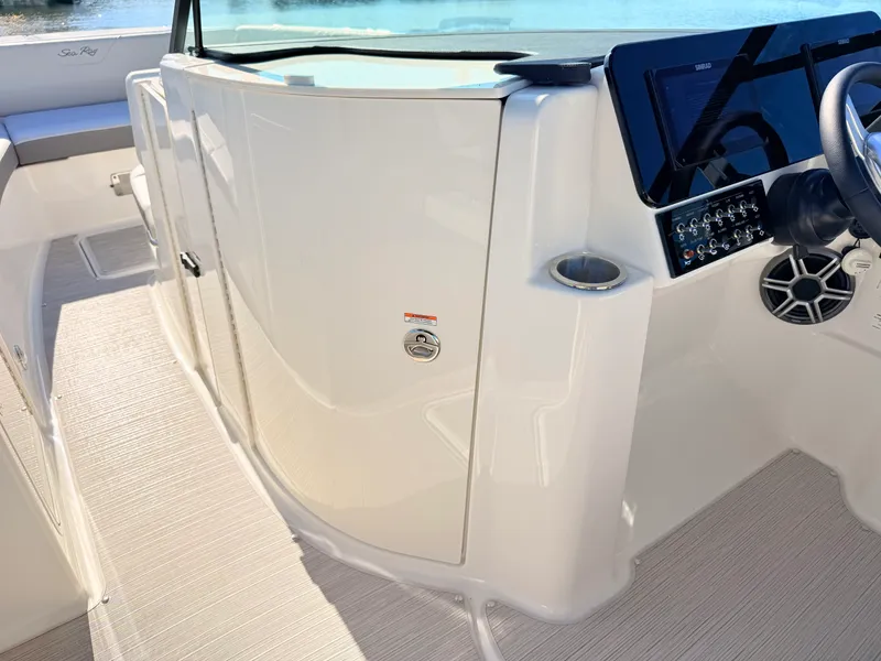 Slide: The Image of Sea Ray SDX 270 Outboard 2027 - 48