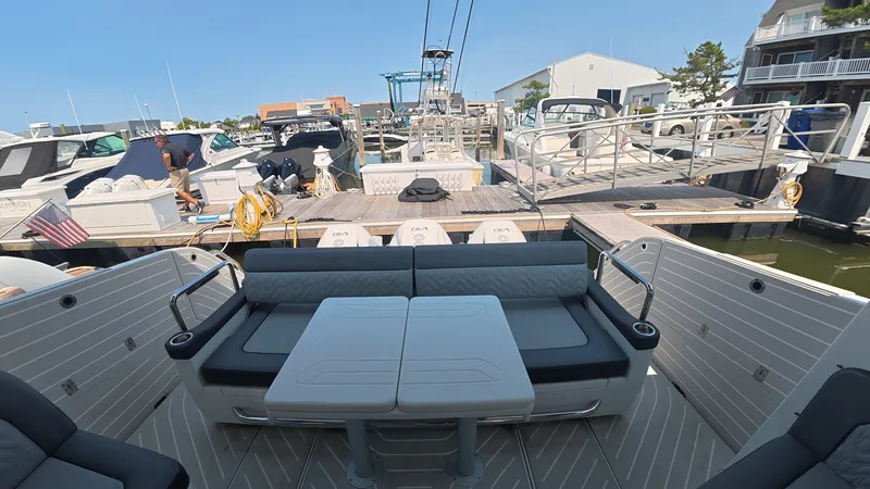 Slide: The Image of Galeon 375 GTO 2025 - 7