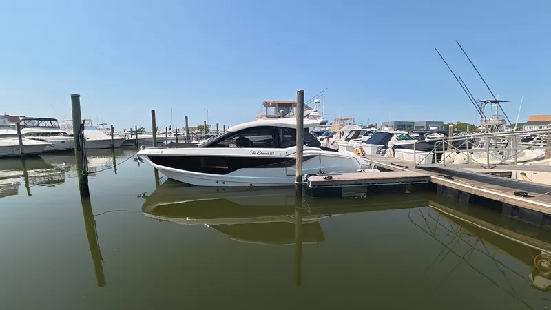 Slide: The Image of Galeon 375 GTO 2025 - 48