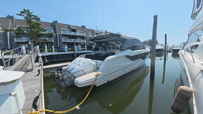 Slide: The Image of Galeon 375 GTO 2025 - 51