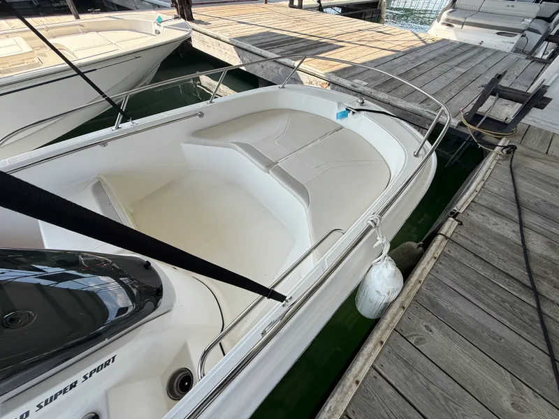Slide: The Image of Boston Whaler 160 Super Sport 2026 - 4