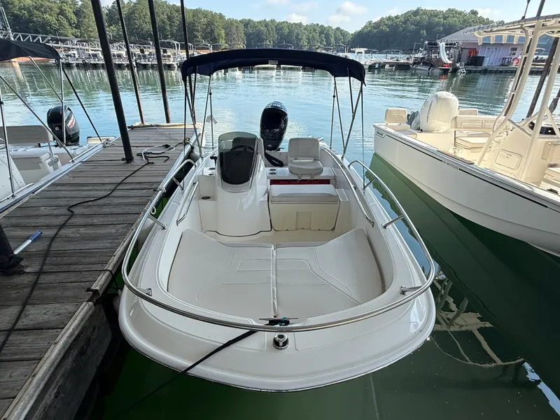 Slide: The Image of Boston Whaler 160 Super Sport 2026 - 2